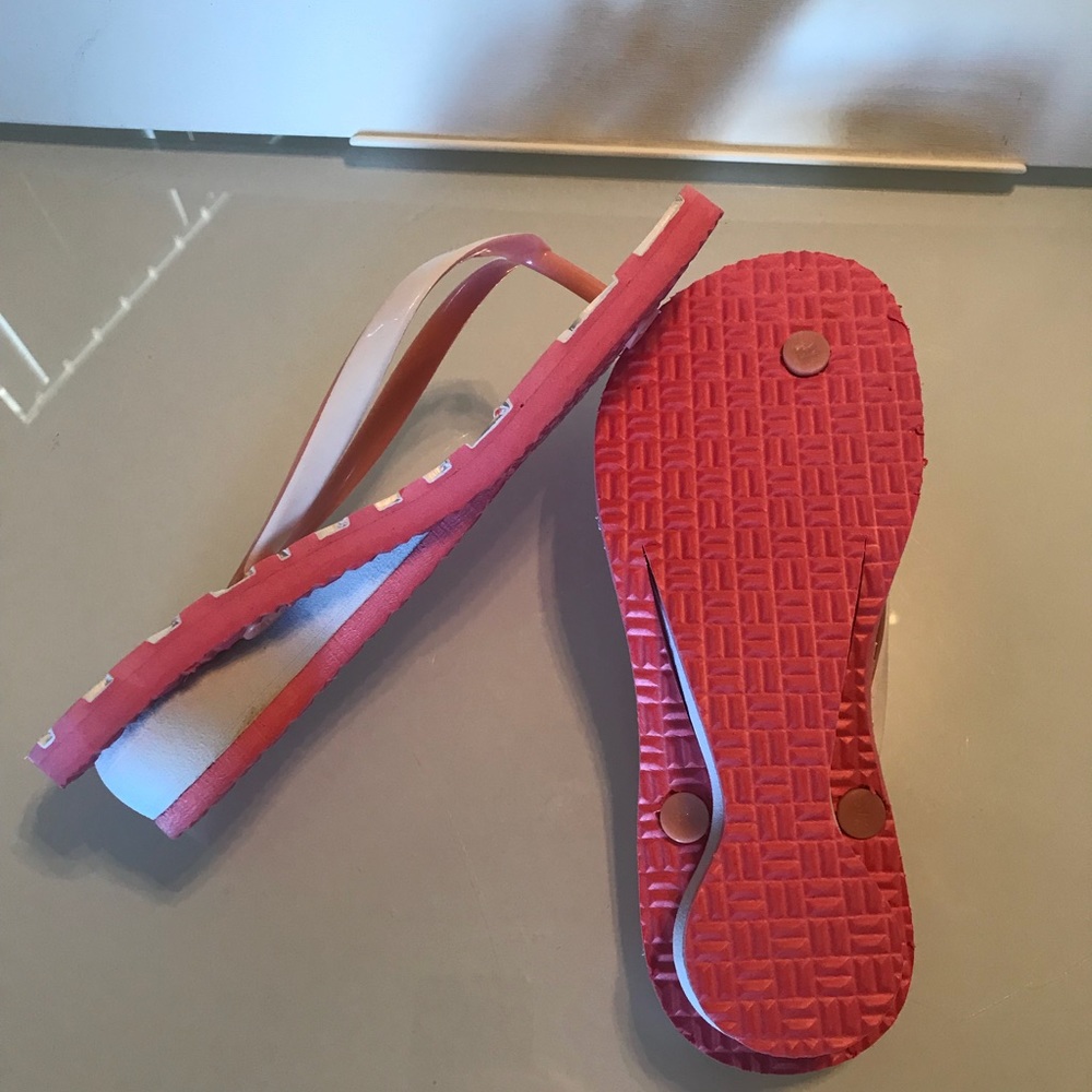 Pink flip flops - Picture 3 of 3